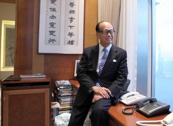 首富李嘉誠的辦公室不奢華，但＊＊經(jīng)典